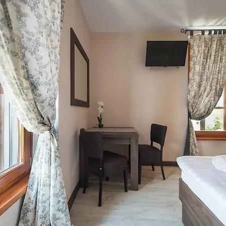 Pri Mostu Hotel