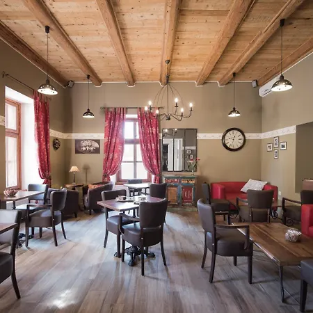 프리 모스투 호텔